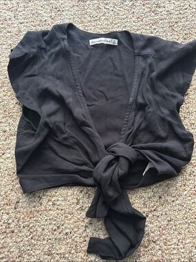 Abercrombie & Fitch Black Tie-Front Crop Top